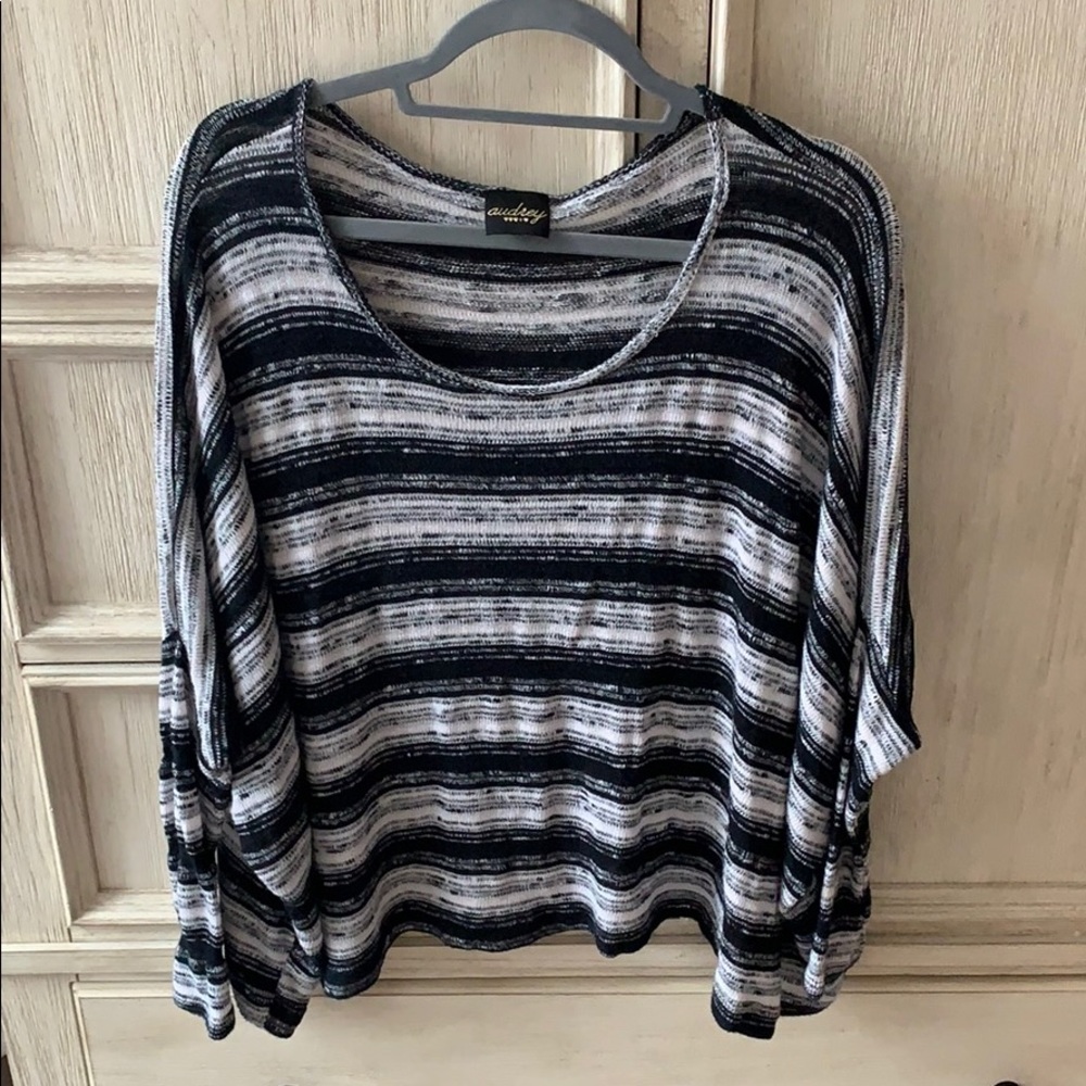 Lightweight oversized sweater/shirt